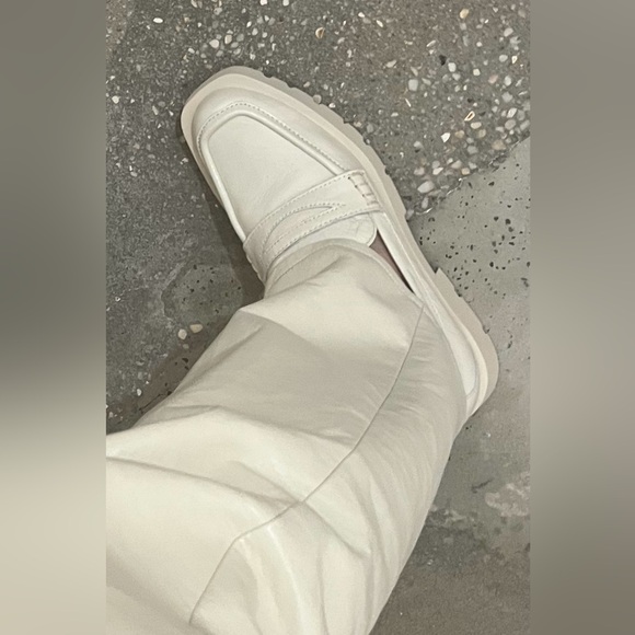 Dolce Vita.  Cream. Spring ready ❤️Amazing leather loafers. 9.5 - Picture 2 of 7